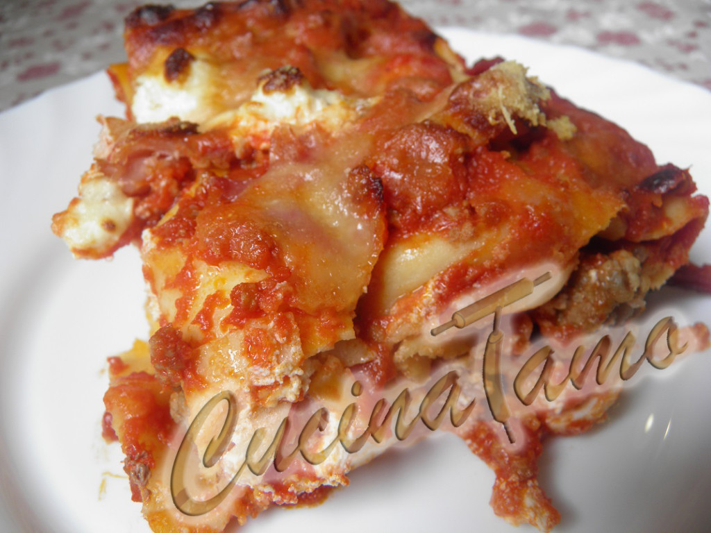 Lasagna tradizionale napoletana al forno